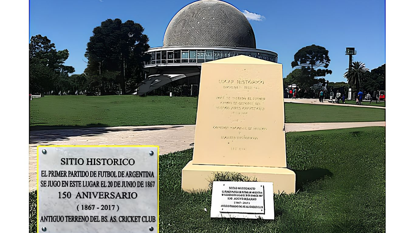 Monolito en el Planetario