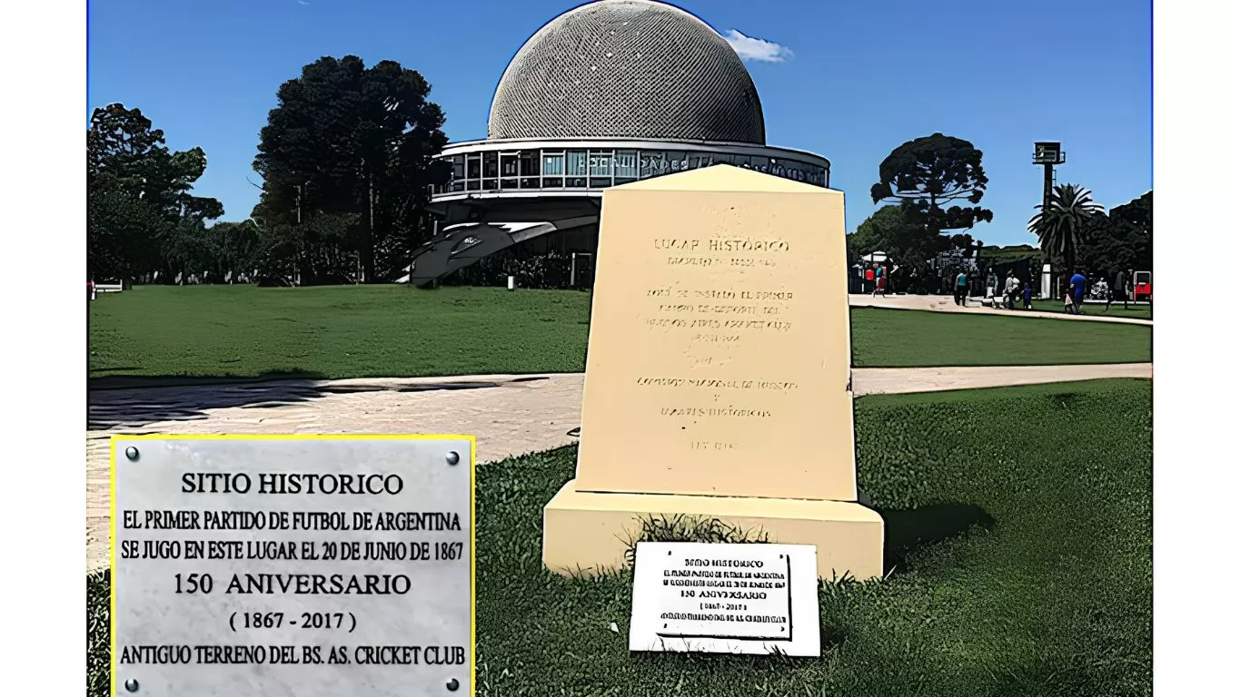 Monolito en el Planetario