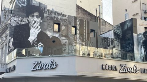 Nuevo mural en honor a Charly Garc&iacute;a
