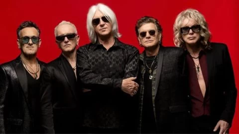 Def Leppard publicó una versión inédita de “Revolution”, de The Beatles
