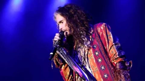 Steven Tyler volvió a cantar en vivo