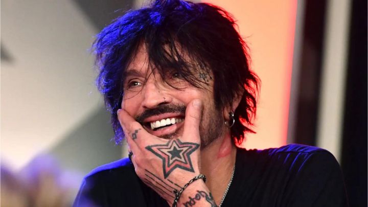 Fan se queja, Tommy Lee responde
