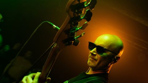 Denis Davies presentó “Aguas Internacionales”