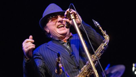 Van Morrison presenta Love Should Come With A Warning