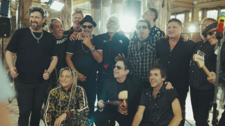 Los Decadentes y Calamaro rompieron todo