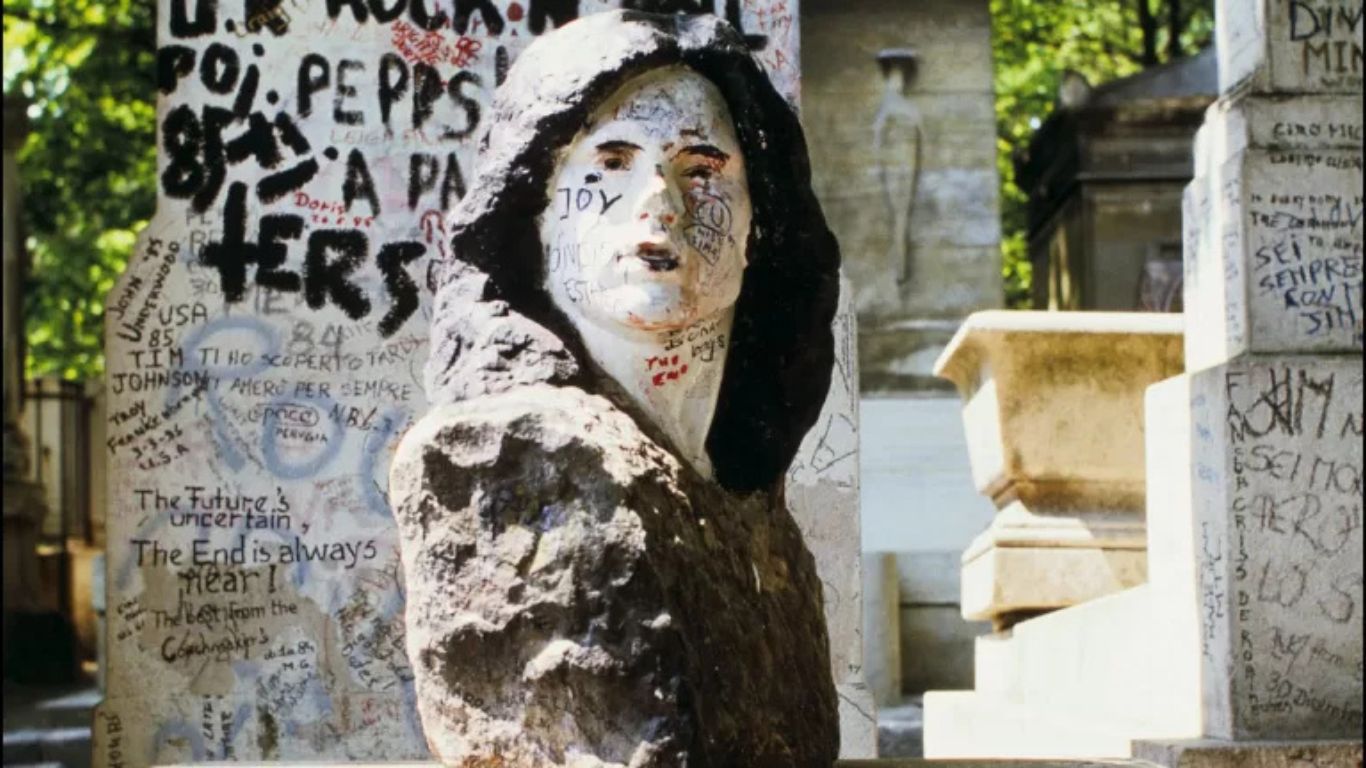 Recuperaron el busto robado de Jim Morrison