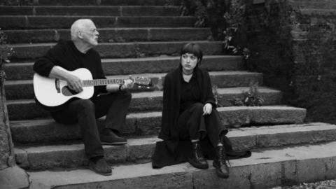 Lo nuevo de David Gilmour junto a su hija Romany