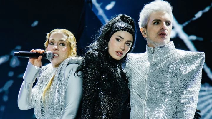 Un show cinco estrellas: El “Nuevo Hotel Miranda!” hizo vibrar Ferro.