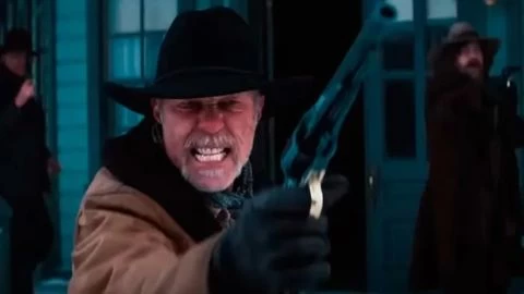 Mirá el trailer de The Thicket la nueva película con James Hetfield de sheriff