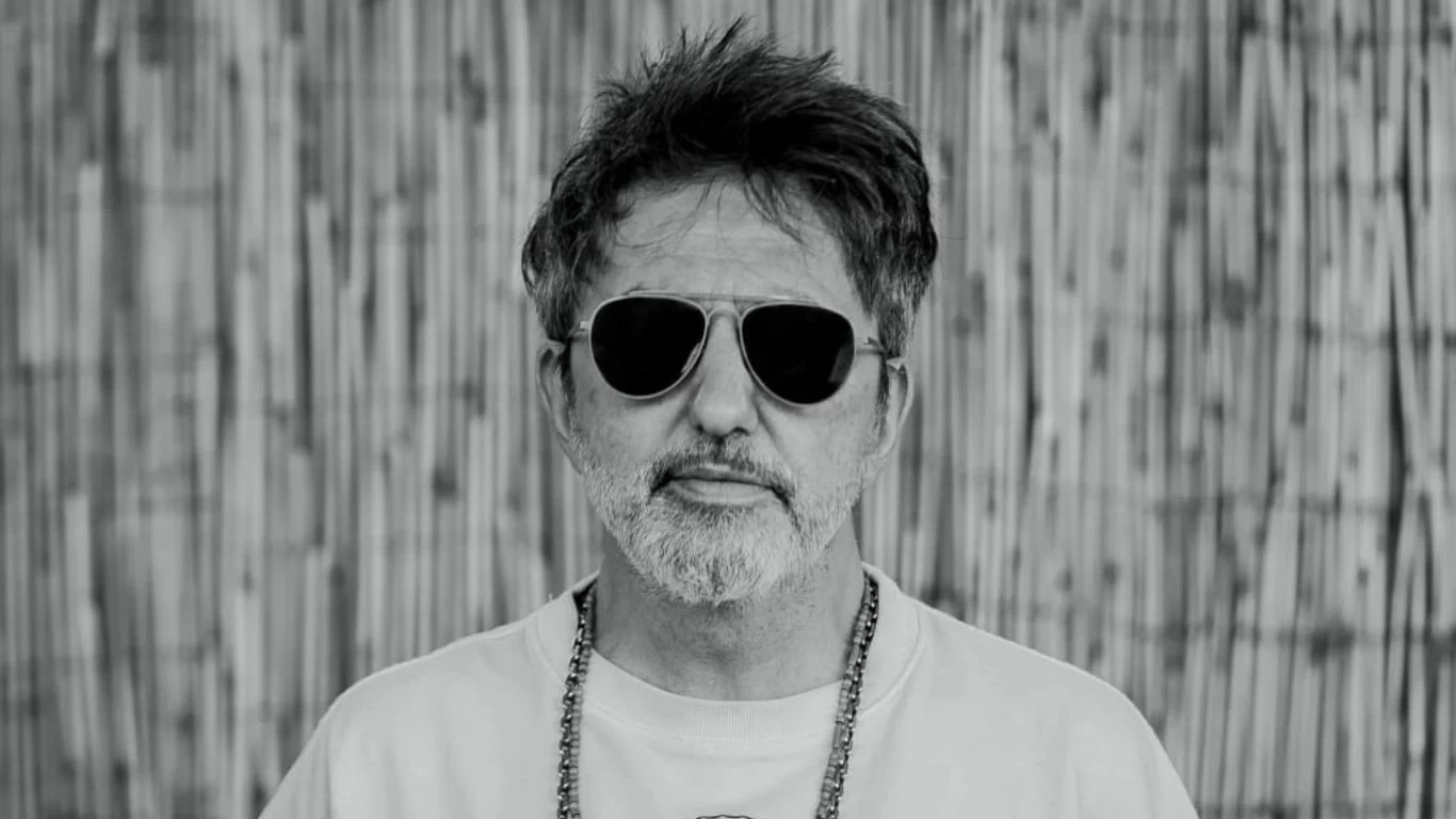 Adrián Dárgelos publicó su segundo libro de poesía