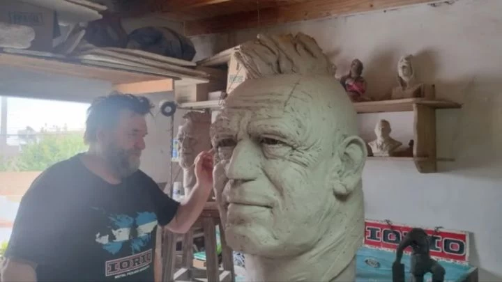 Se viene la estatua de Ricardo Iorio