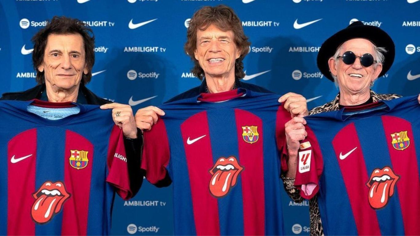 Ya salió la camiseta del Barcelona con el logo de los Stones