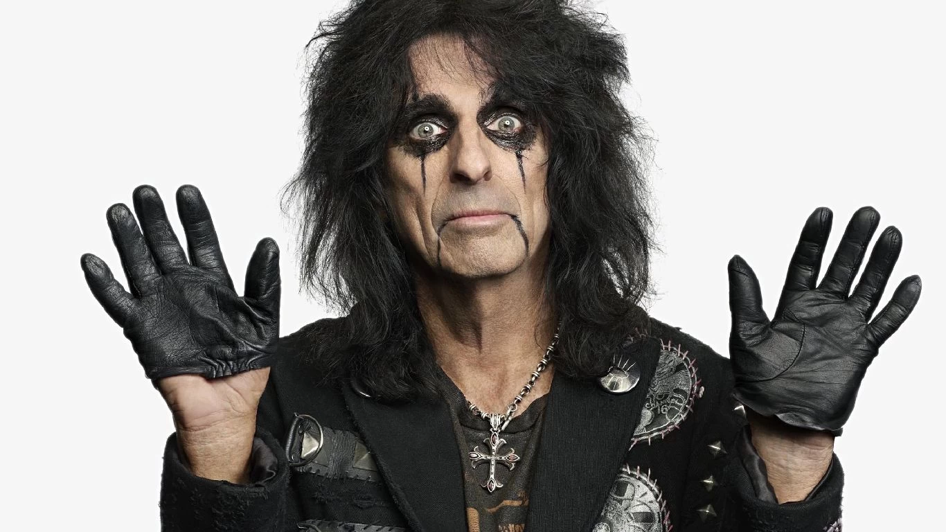 ¿Cuánto mide Alice Cooper? 384d40a35806de1d1fe854b3ee846eec_L