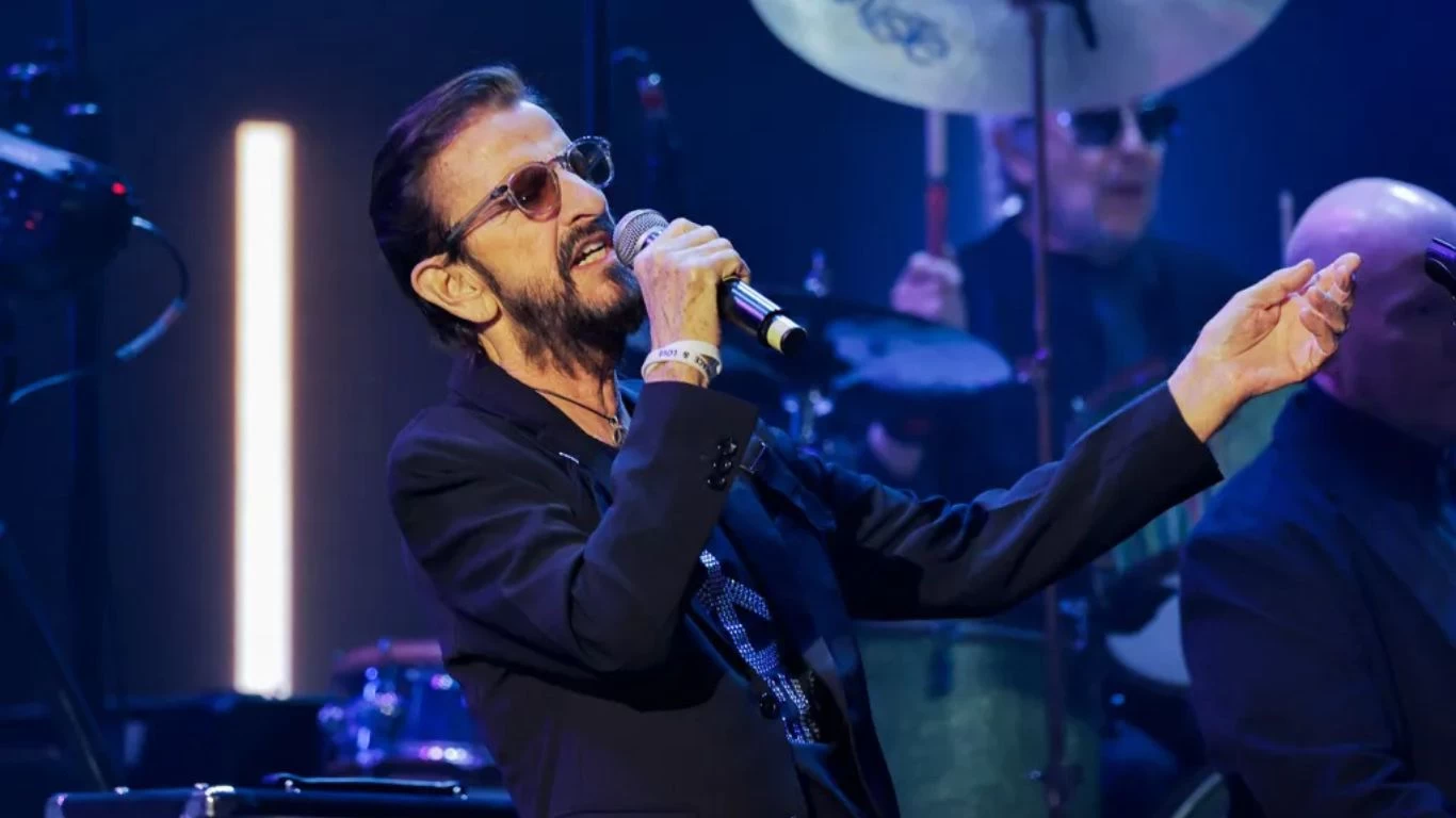 Mirá a Jack White convertirse en un Beatle junto a Ringo Starr