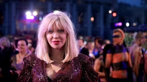 Escuch&aacute; a Courtney Love haciendo un cl&aacute;sico de Bob Dylan