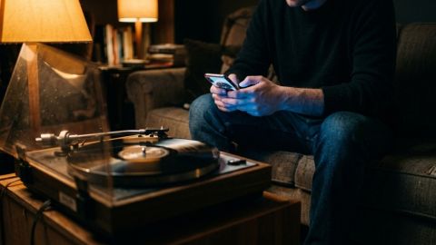 Del vinilo al streaming y del arcade al celular: cómo cambió el entretenimiento digital argentino
