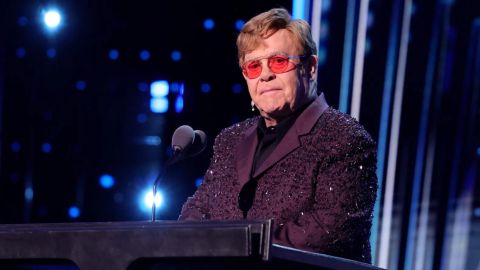 Elton John en las últimas: “No tengo amígdalas, apéndice, próstata, ni rodillas”