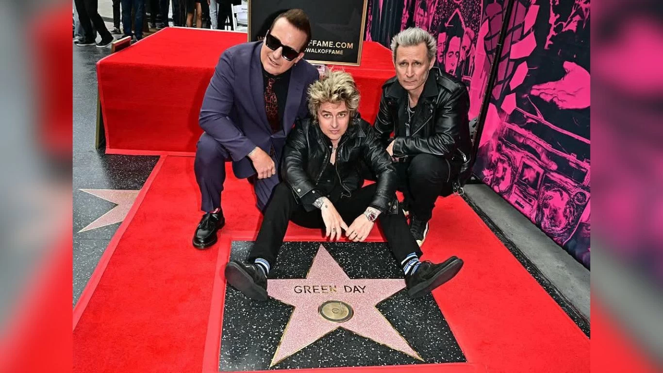Green Day inaugura su estrella en el Paseo de la Fama de Hollywood