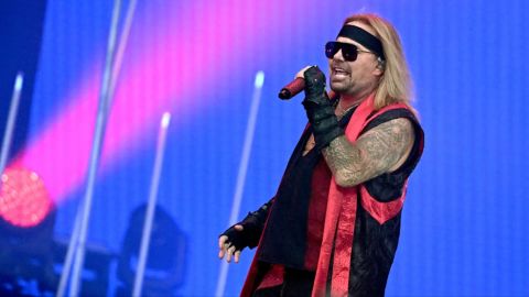 El regreso de Mötley Crüe tras la lesión de su cantante Vince Neil
