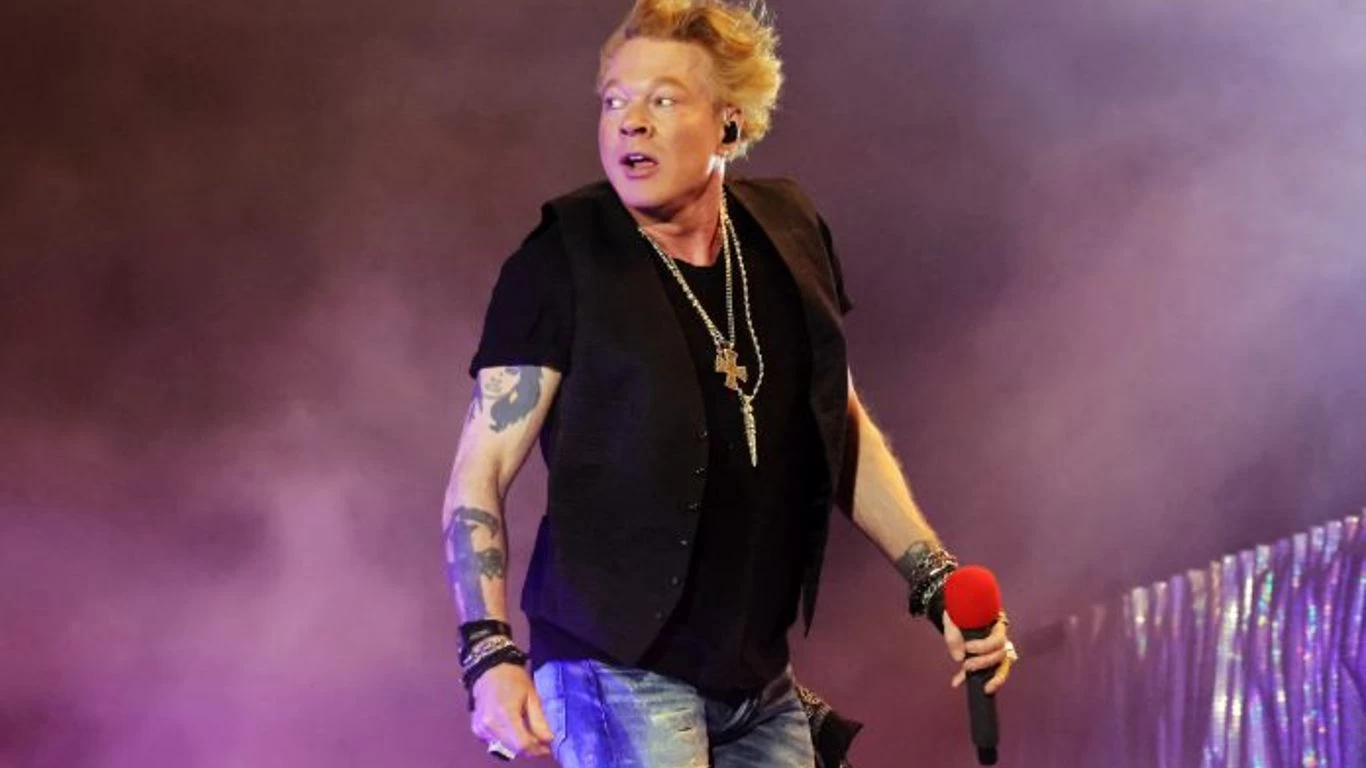 Axl Rose Pidi Disculpas Y Asegur No Volver A Arrojar Su Micr Fono   5b3fcb22d3e02b022e01423605fbc9e7 L.webp