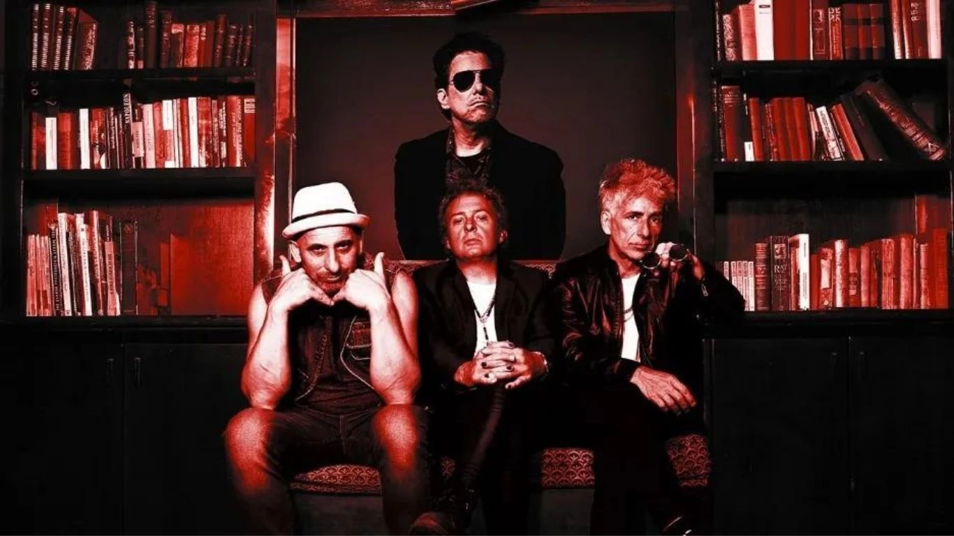 Andrés Calamaro y Los Tipitos reversionan “Silencio”