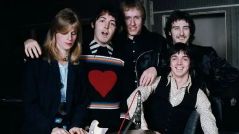 Paul McCartney anunció el lanzamiento oficial de One Hand Clapping, el disco en vivo de Wings