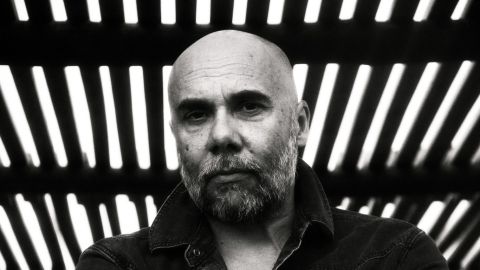 Diego Presa cruza la canción rioplatense y el rock acústico en Otra visión del monte