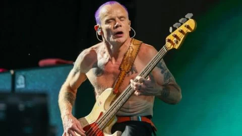 Escuchá el nuevo trabajo solista de FLEA: “A Plea”