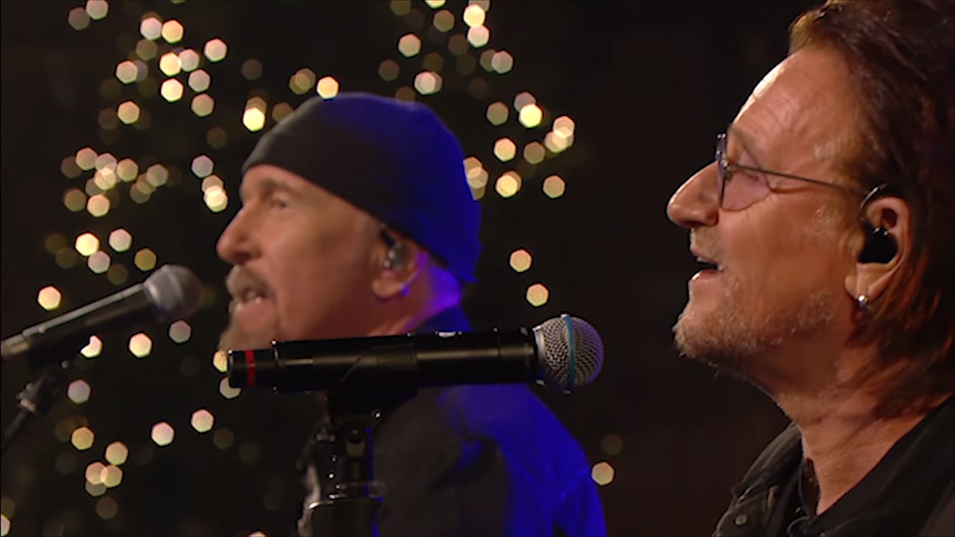 Bono y The Edge hicieron un clásico navideño