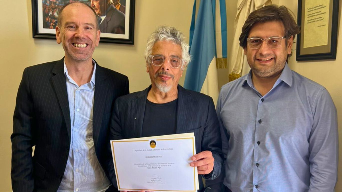 La Legislatura de la Ciudad distinguió a Rock & Pop por sus 40 años