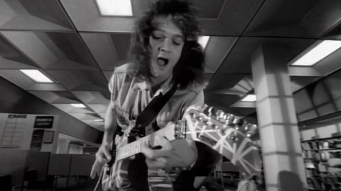 Subastan la guitarra que usó Eddie Van Halen en “Hot for Teacher”