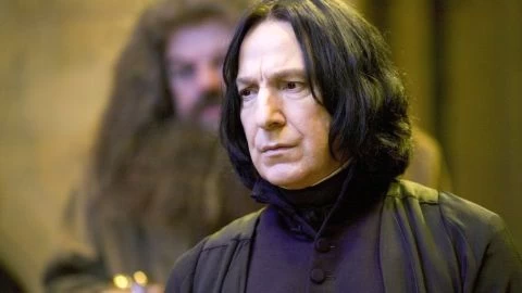 El actor que har&aacute; de Snape en la serie de Harry Potter responde a las cr&iacute;ticas