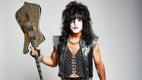 Mirá a Paul Stanley haciendo “Detroit Rock City” en una convención de fans