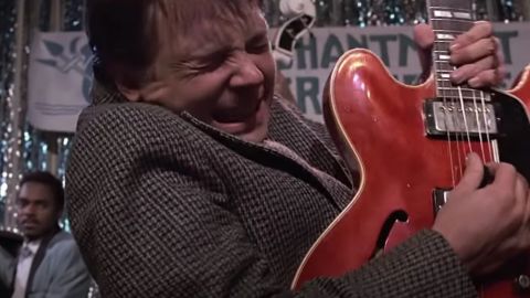 “Volver al Futuro”: ¿quién tiene la guitarra de Marty McFly?