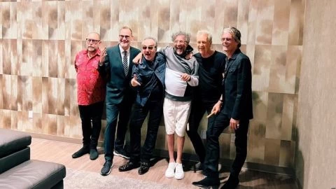 &iexcl;Sorpresa! Fito P&aacute;ez cant&oacute; con Elvis Costello en Los &Aacute;ngeles