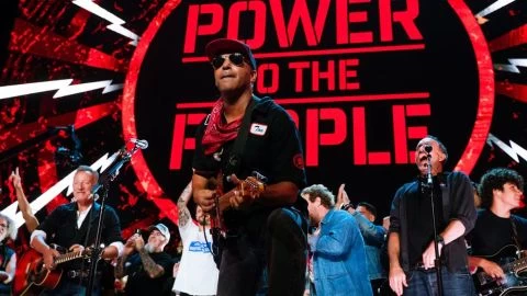 Tom Morello reuni&oacute; a las grandes figuras del rock en el Power to the People Fest