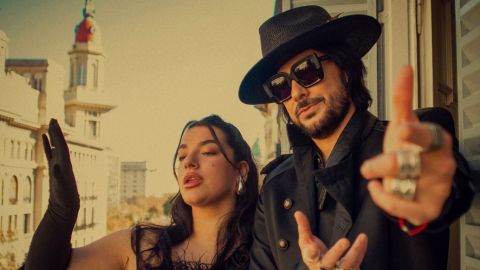Beto Cuevas y Luz Gaggi reversionan "El Duelo"