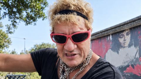 Pity &Aacute;lvarez choc&oacute; en una estaci&oacute;n de servicio de La Paternal