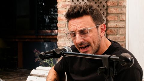 Emi Brancciari fren&oacute; la gira para un homenaje emocionante en "El Banquito de Norita"