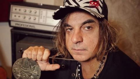 Caras Extrañas publica “Luna Park Vivo”