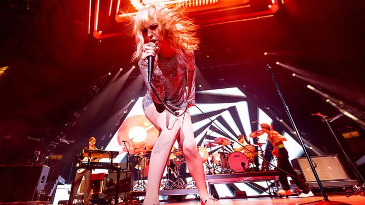 Paramore echó a dos fans molestos en pleno recital