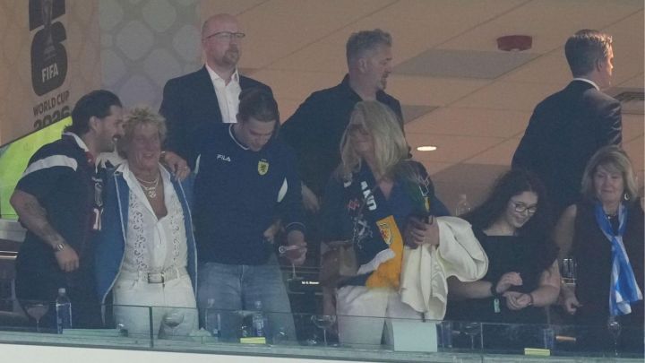 ¡Piedra libre para Rod Stewart en la cancha!