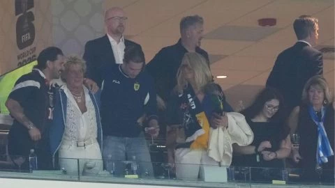 ¡Piedra libre para Rod Stewart en la cancha!