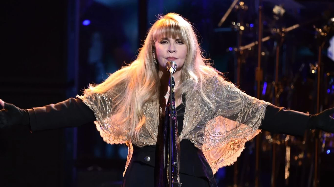 ¡Volvió Stevie Nicks! Escuchá “For What It’s Worth” FM Rock & Pop 95.9