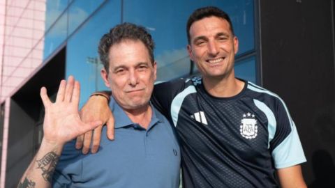 Un Salmón celeste y blanco