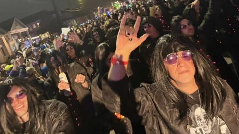 Cientos de fanáticos se disfrazaron de Ozzy Osbourne en Mardi Gras