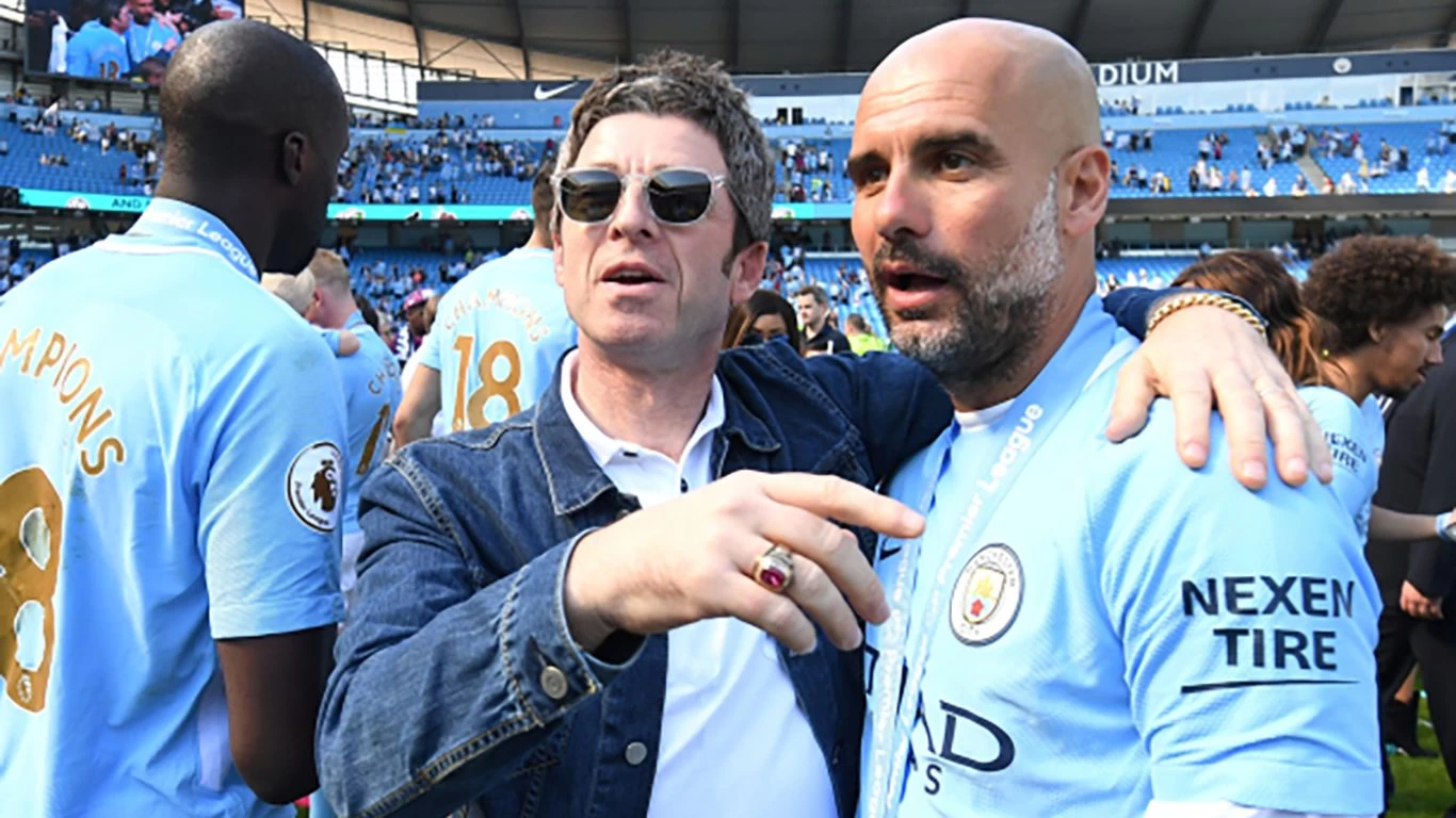 La razón por la que Noel Gallagher fue a la cancha y se volvió viral