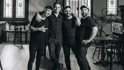 Perro Suizo cruza fronteras y estrena "Aullando a la luna" junto a Oscar Zárate de El Tri