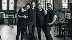 Perro Suizo cruza fronteras y estrena "Aullando a la luna" junto a Oscar Z&aacute;rate de El Tri
