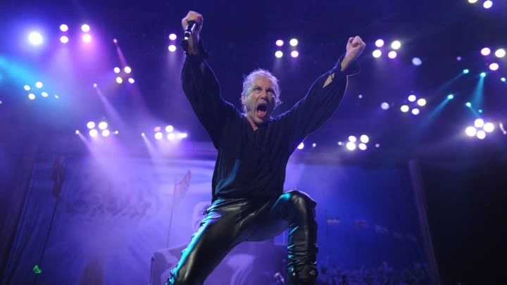 Bruce Dickinson adelant&oacute; que ya tiene nuevo disco solista